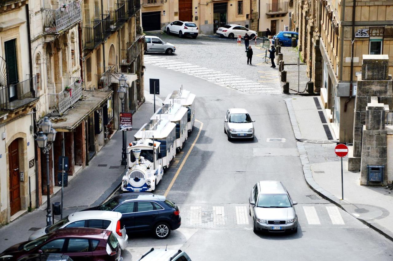 I Colori Della Sicilia Hotell Caltagirone Exteriör bild